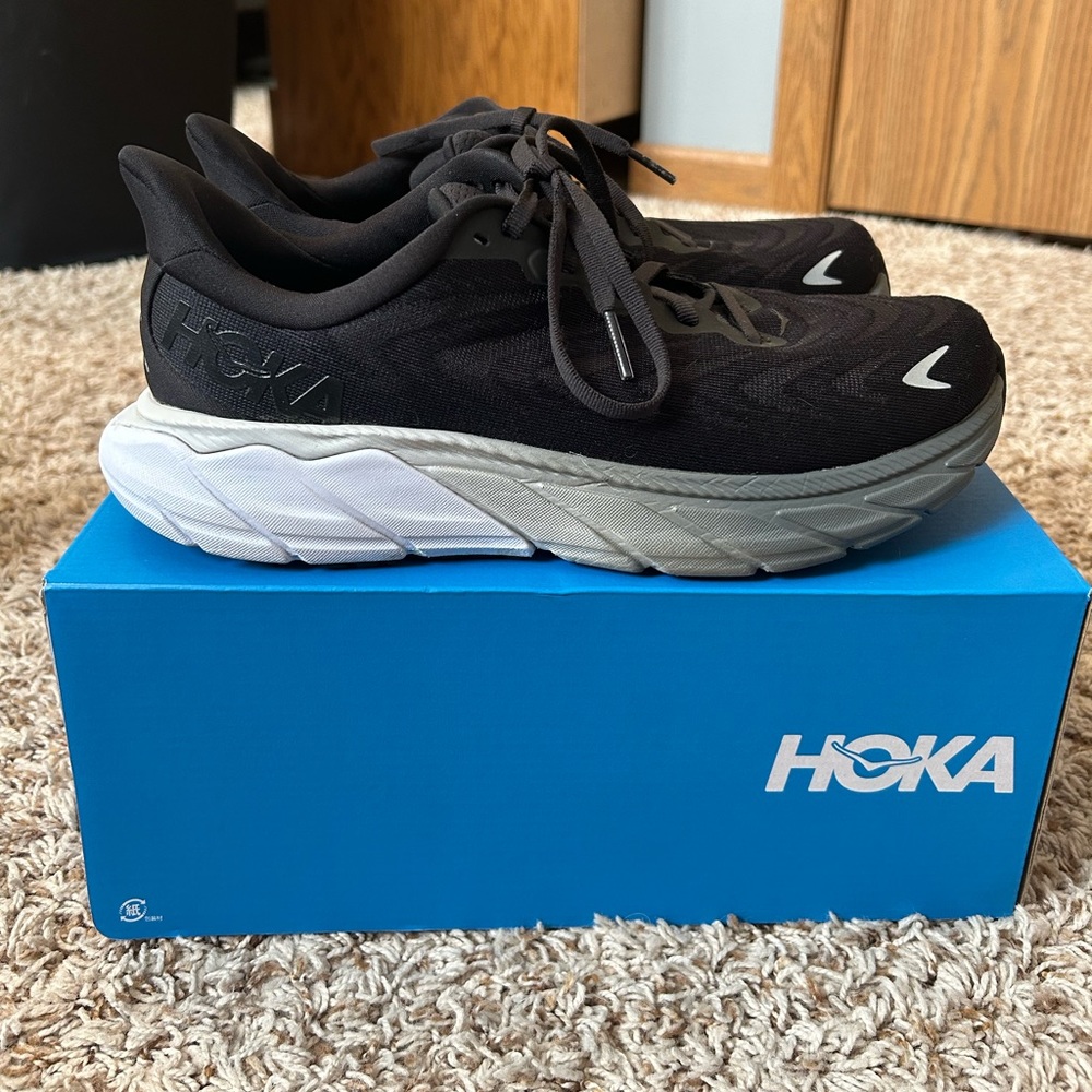 HOKA ARAHI 6 Running Shoe